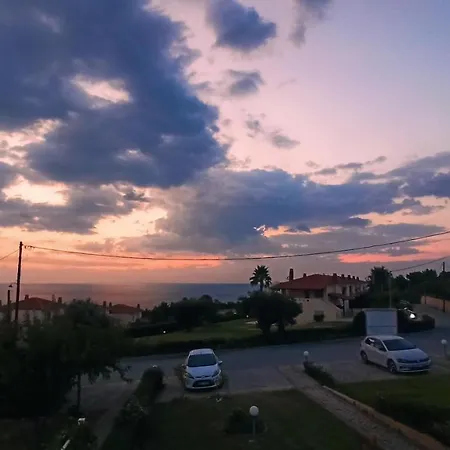 Ikaros Maisonette By Travel Pro Services - Halkidiki * Посиди